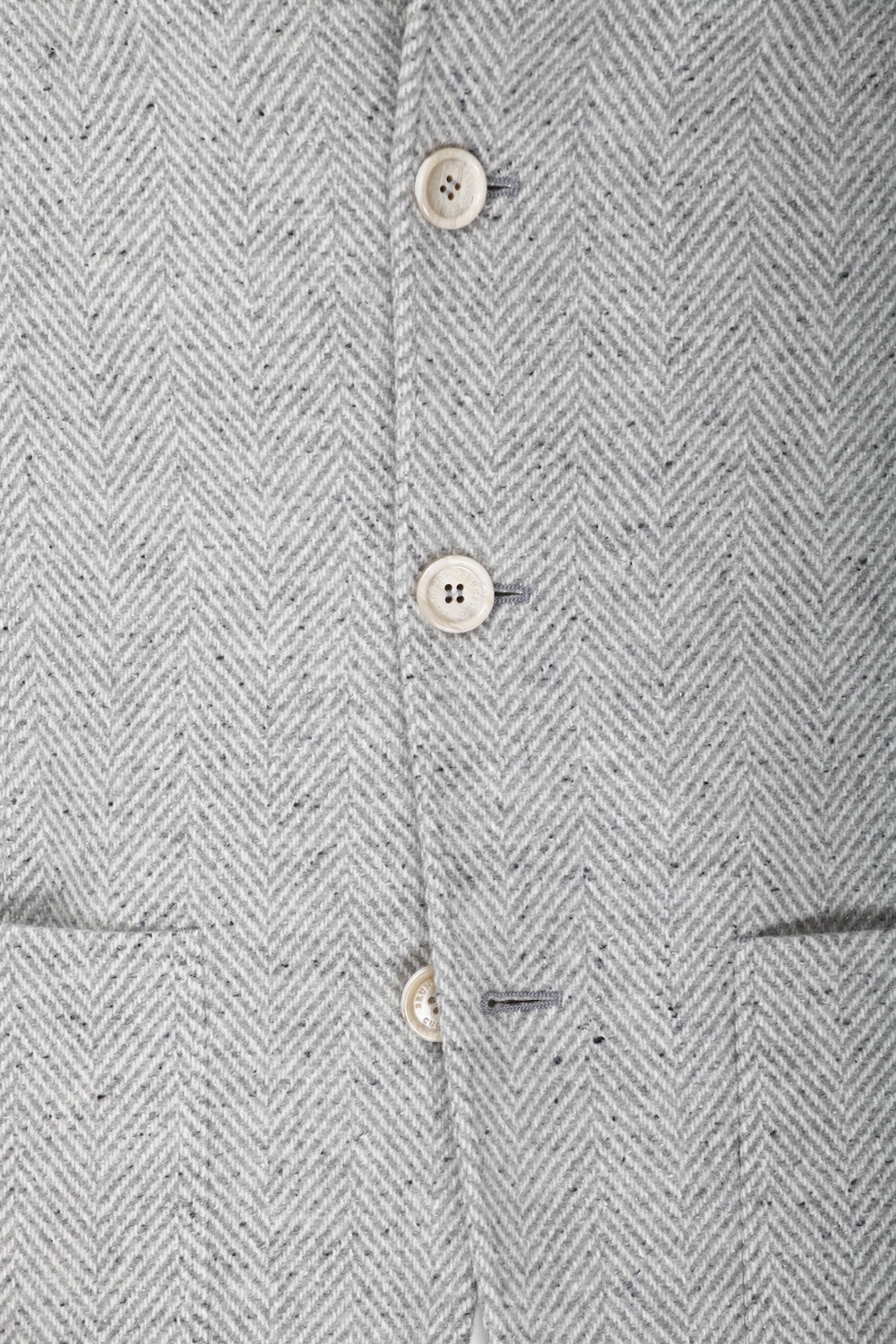 shop BRUNELLO CUCINELLI  Giacca: Brunello Cucinelli outerwear stile giacca in chevron di lana, seta e cashmere.
Chiusura con bottoni in corno.
Colletto piccolo.
Taschino su petto.
Tasche basse a toppa.
Polsini con quattro bottoni in corno e asole apribili.
Spacco doppio su retro.
Mezza fodera in cupro.
Due tasche interne con bottone e un portapenna.
Composizione: 84% Lana, 13% Seta, 3% Cashmere.
Made in Italy.. MY4436265-C001 number 2079870